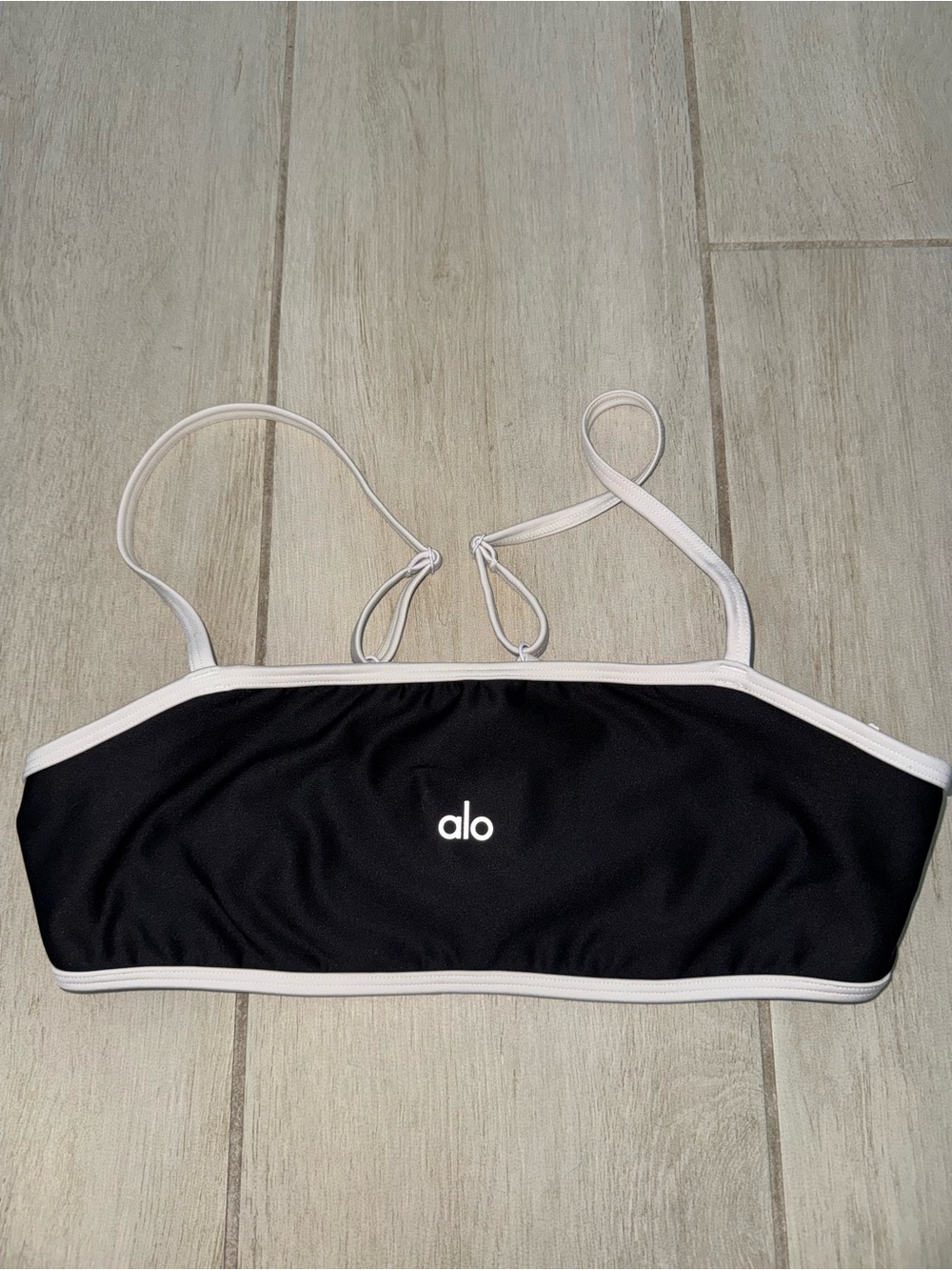 ALO Yoga Women's Black Bandeau sports bra with White Trim